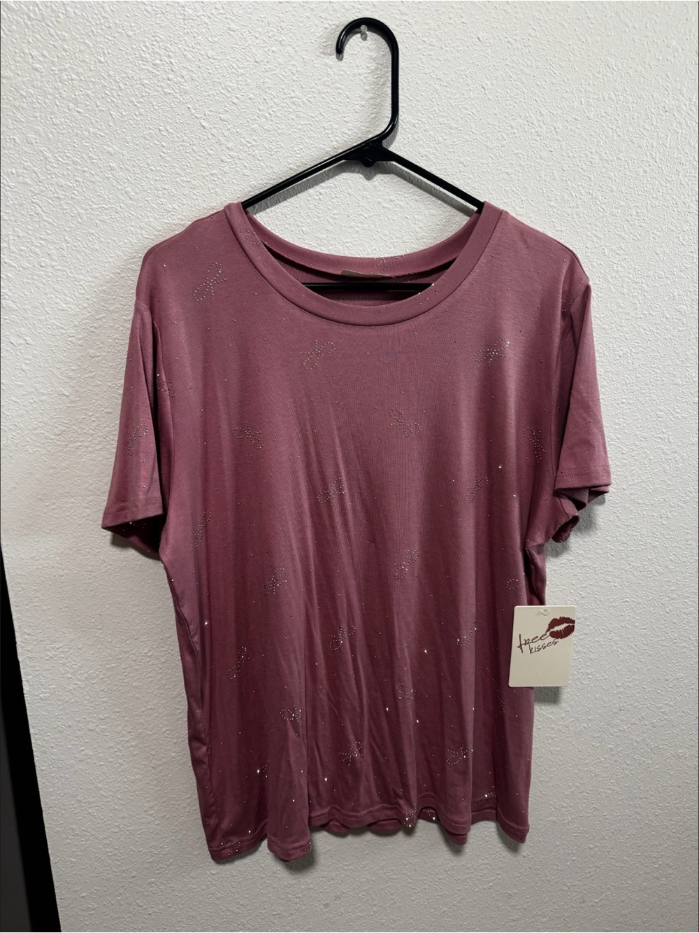 Free Kisses Dusty Rose Short Sleeve Tee with Silver Specks